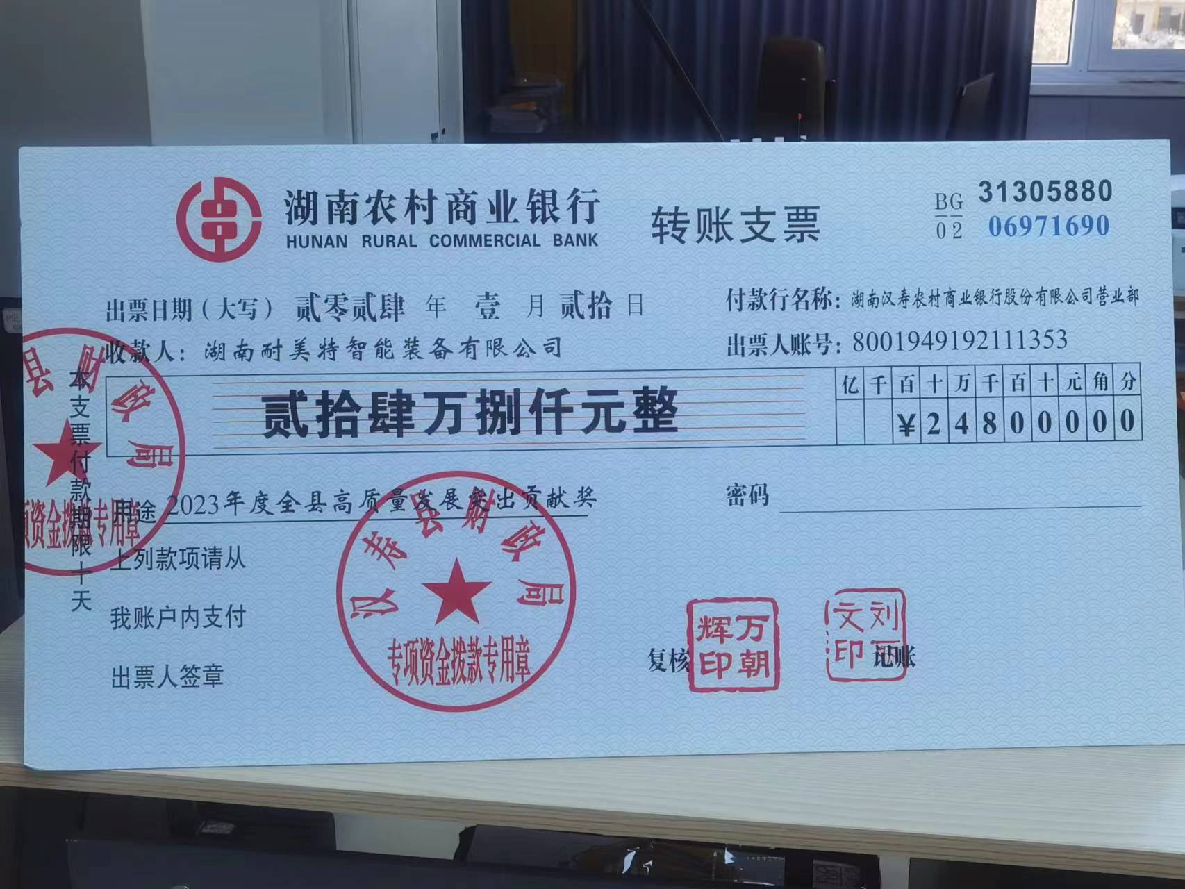 �������������؟����I